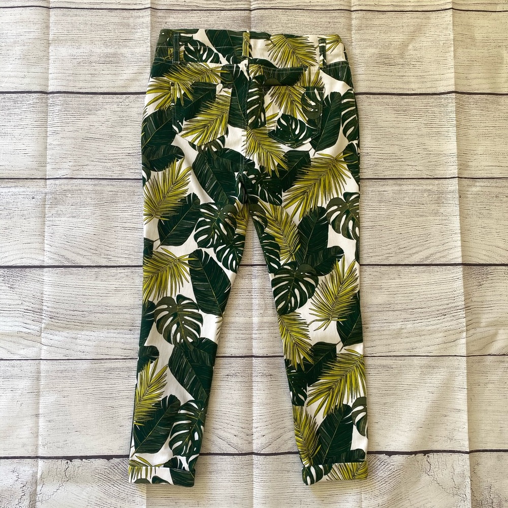 Capris - Picture 3 of 4